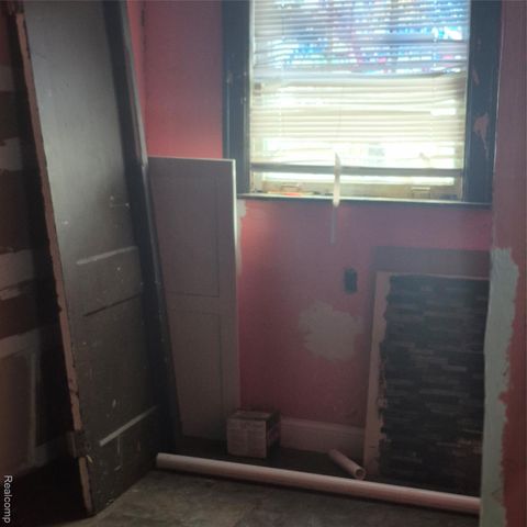 2536 Leslie Street, Detroit, MI 48238