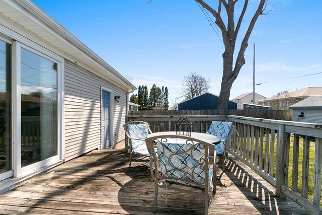 1554 CHARLES STREET, Green Bay, WI 54302