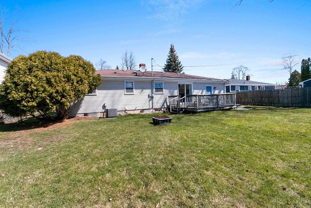 1554 CHARLES STREET, Green Bay, WI 54302