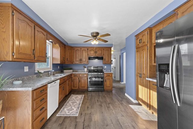 1554 CHARLES STREET, Green Bay, WI 54302