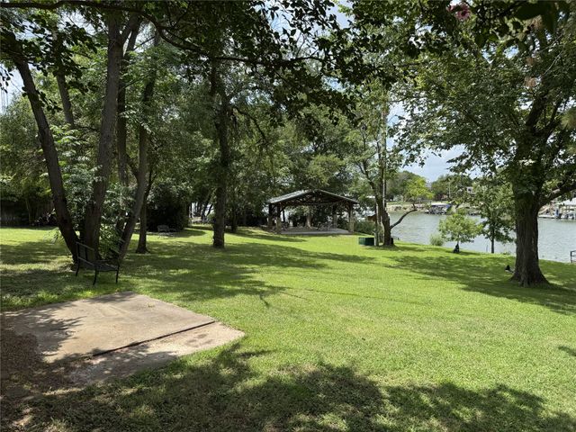 8805 Hidden Hill Drive, Fort Worth, TX 76179