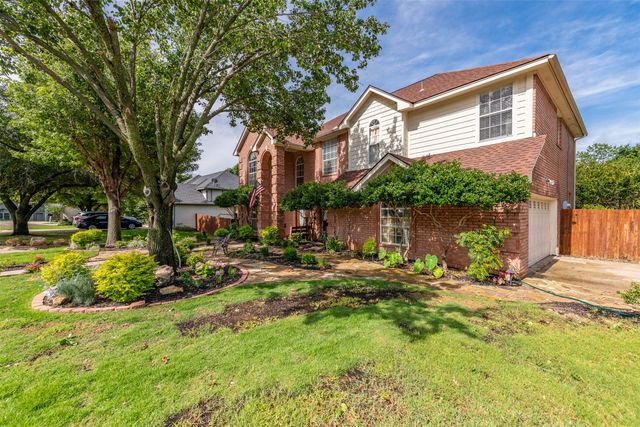 8805 Hidden Hill Drive, Fort Worth, TX 76179