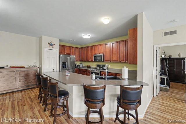 10217 Crossview Trail, Howell, MI 48855