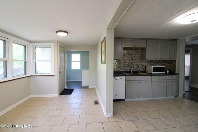 4608 Cliff Ave, Louisville, KY 40215