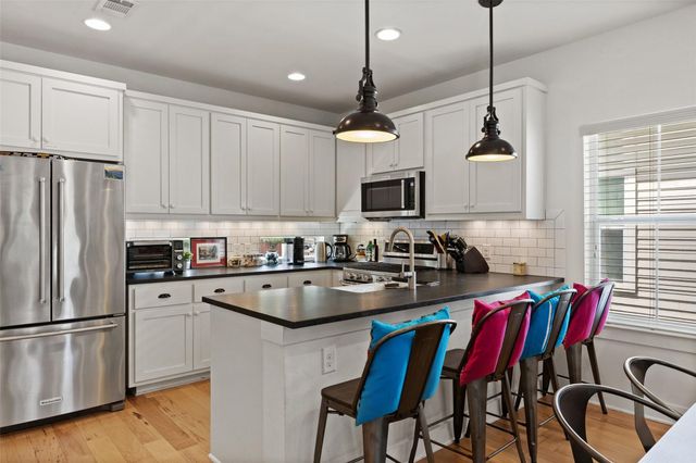2713 Halcyon DR 3, Austin, TX 78702