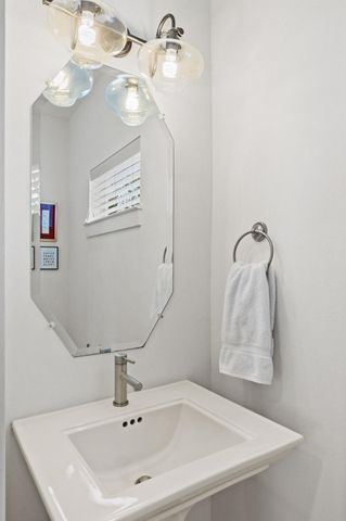 2713 Halcyon DR 3, Austin, TX 78702