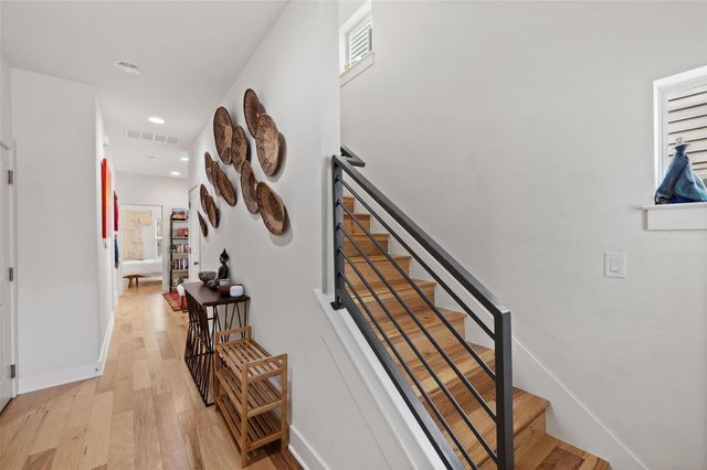 2713 Halcyon DR 3, Austin, TX 78702