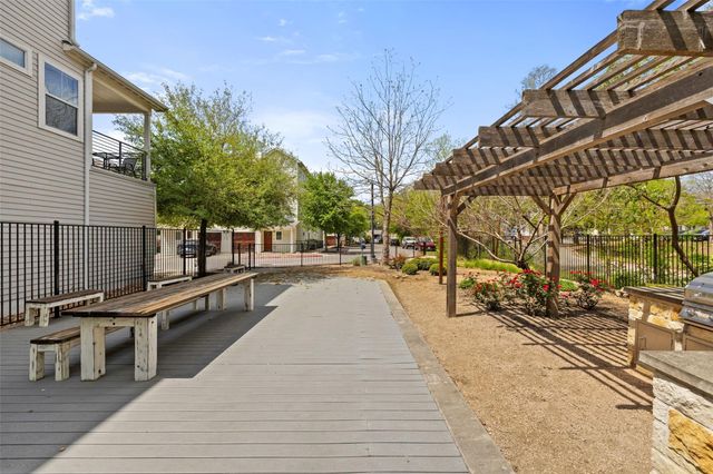 2713 Halcyon DR 3, Austin, TX 78702