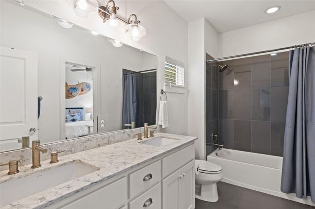 2713 Halcyon DR 3, Austin, TX 78702