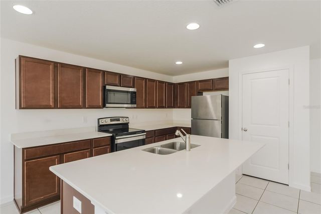 1373 LUCERNE LOOP ROAD NE, Winter Haven, FL 33881