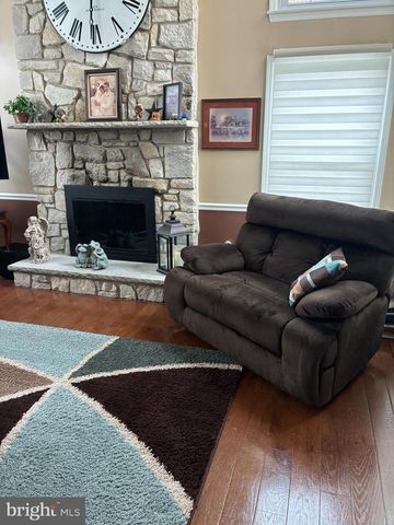 14 ABBOTSFORD DR, Marlton, NJ 08053
