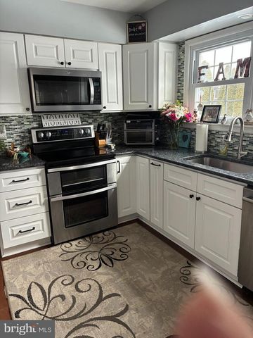 14 ABBOTSFORD DR, Marlton, NJ 08053