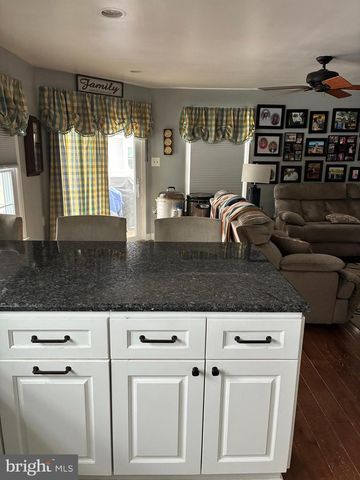 14 ABBOTSFORD DR, Marlton, NJ 08053