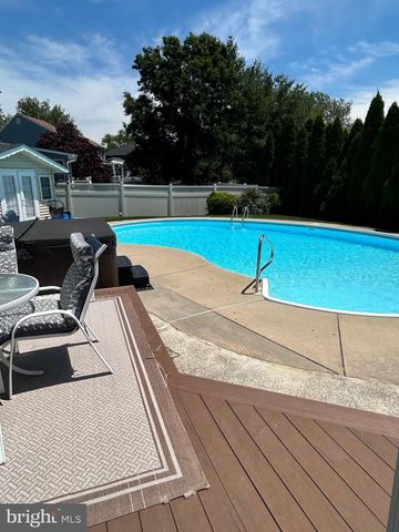 14 ABBOTSFORD DR, Marlton, NJ 08053
