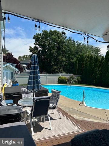14 ABBOTSFORD DR, Marlton, NJ 08053