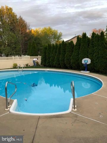 14 ABBOTSFORD DR, Marlton, NJ 08053