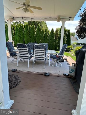 14 ABBOTSFORD DR, Marlton, NJ 08053