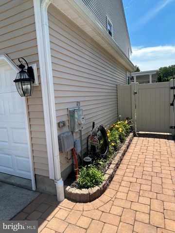 14 ABBOTSFORD DR, Marlton, NJ 08053