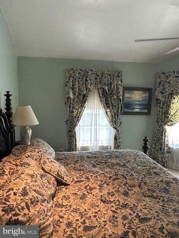 14 ABBOTSFORD DR, Marlton, NJ 08053