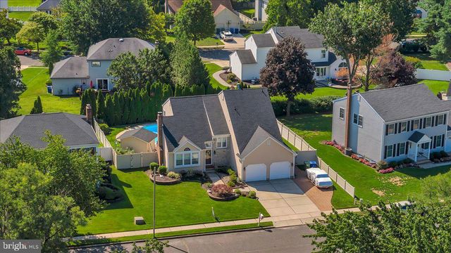 14 ABBOTSFORD DR, Marlton, NJ 08053