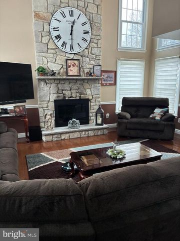 14 ABBOTSFORD DR, Marlton, NJ 08053