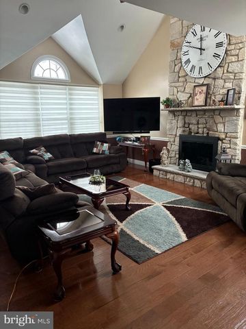 14 ABBOTSFORD DR, Marlton, NJ 08053