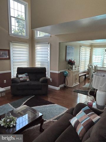 14 ABBOTSFORD DR, Marlton, NJ 08053