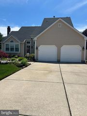 14 ABBOTSFORD DR, Marlton, NJ 08053