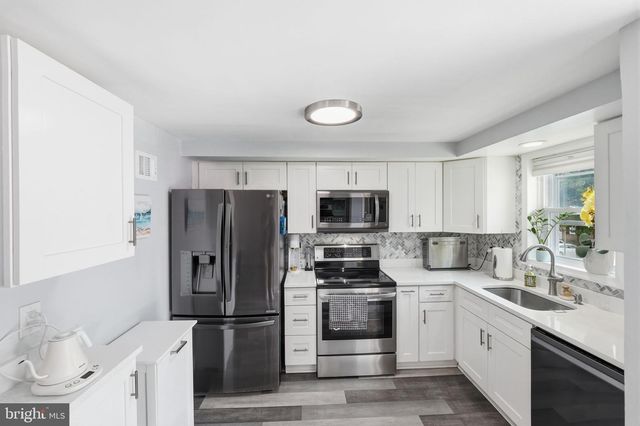 7474 ZANUCK CT, Annandale, VA 22003