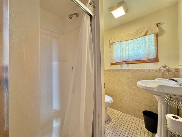 28 Boston Rd, Andover, MA 01810