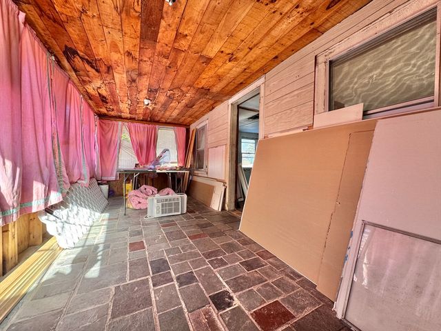 28 Boston Rd, Andover, MA 01810