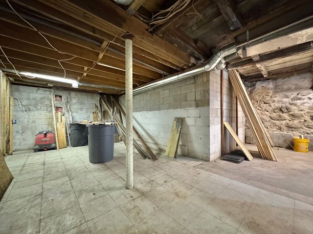 28 Boston Rd, Andover, MA 01810