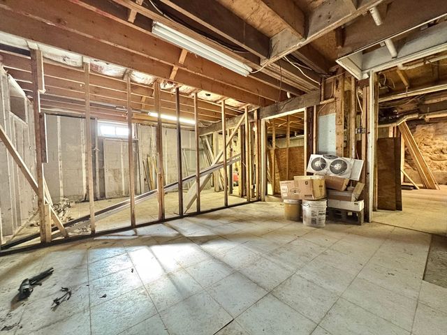 28 Boston Rd, Andover, MA 01810