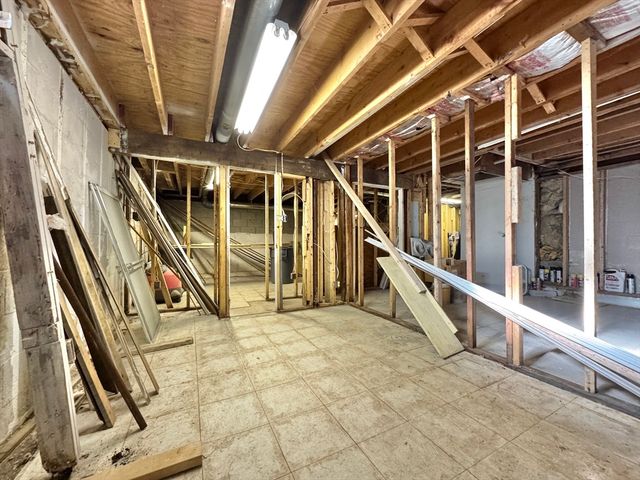 28 Boston Rd, Andover, MA 01810