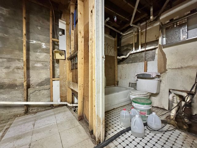 28 Boston Rd, Andover, MA 01810