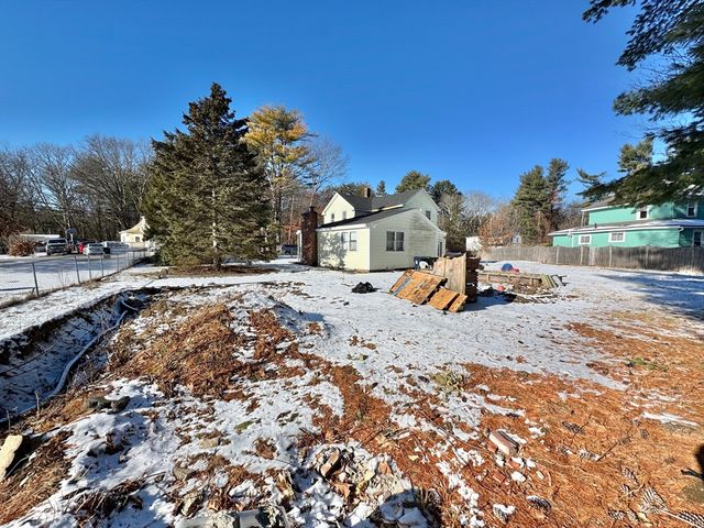 28 Boston Rd, Andover, MA 01810