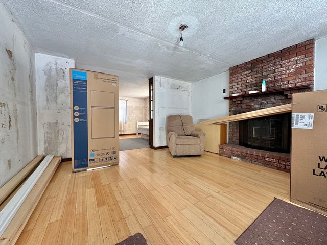 28 Boston Rd, Andover, MA 01810