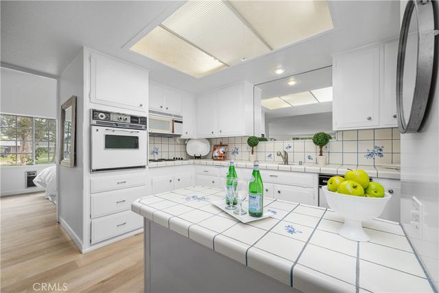 1281 Knollwood 44L, Seal Beach, CA 90740