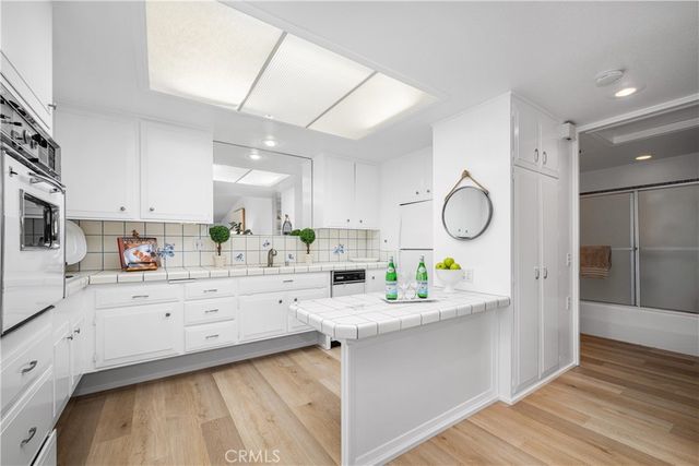 1281 Knollwood 44L, Seal Beach, CA 90740