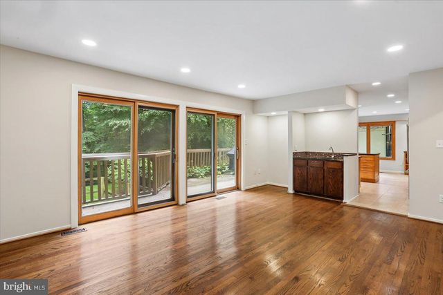 8026 CYPRESS GROVE LN, Cabin John, MD 20818
