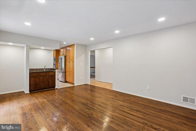 8026 CYPRESS GROVE LN, Cabin John, MD 20818