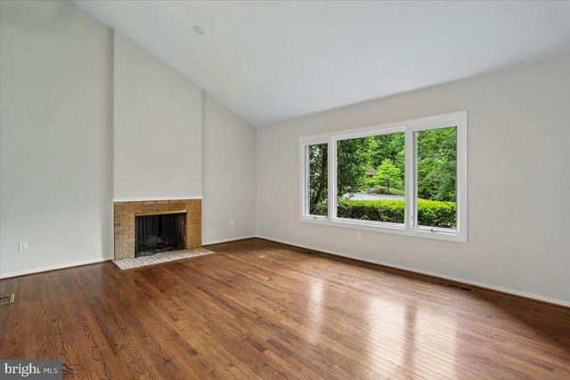 8026 CYPRESS GROVE LN, Cabin John, MD 20818