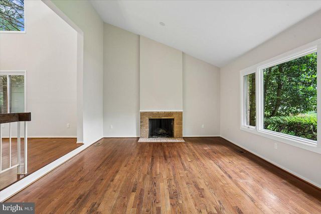 8026 CYPRESS GROVE LN, Cabin John, MD 20818