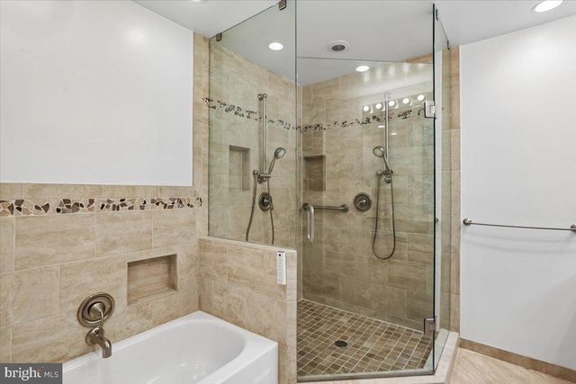 8026 CYPRESS GROVE LN, Cabin John, MD 20818