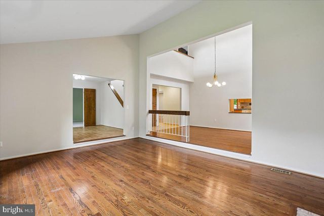 8026 CYPRESS GROVE LN, Cabin John, MD 20818
