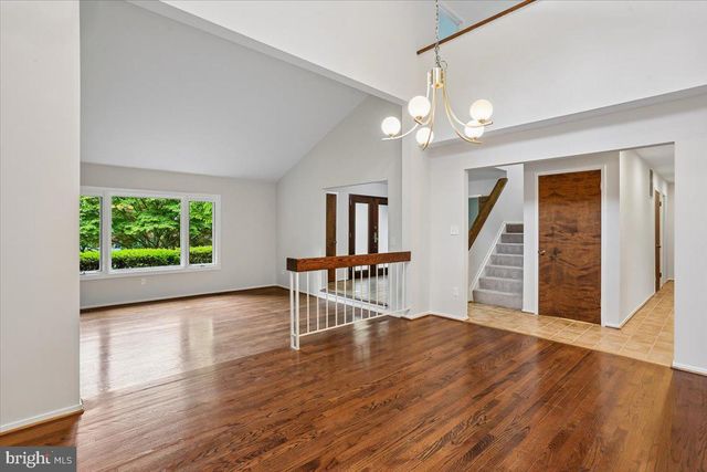 8026 CYPRESS GROVE LN, Cabin John, MD 20818