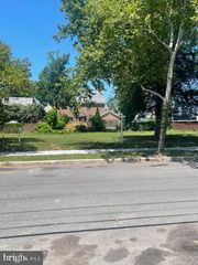 1215 TUCKERMAN ST NW, Washington, DC 20011