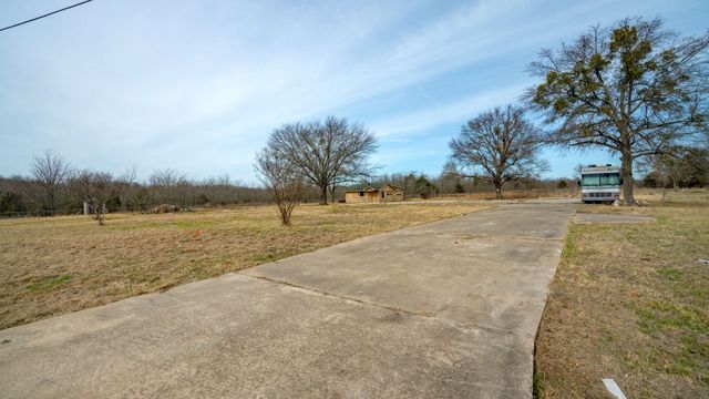 866 STATE HIGHWAY 24, Campbell, TX 75422