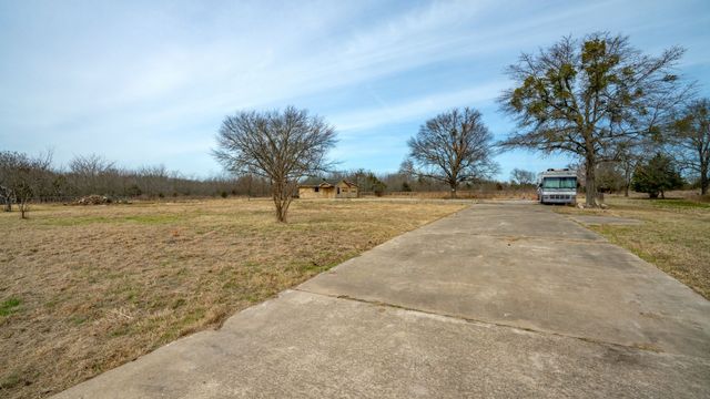866 STATE HIGHWAY 24, Campbell, TX 75422