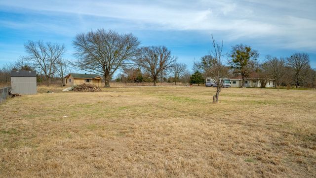 866 STATE HIGHWAY 24, Campbell, TX 75422